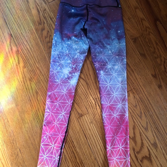 iHeartRaves Psychedelic Geometric Yoga Legging - Picture 3 of 3